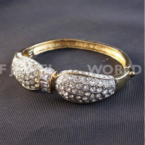 Brass Bracelet With Rhinestones - Golden