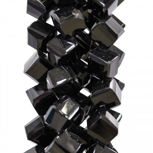 Onyx Cube Faceted Diagonal Oper 10mm