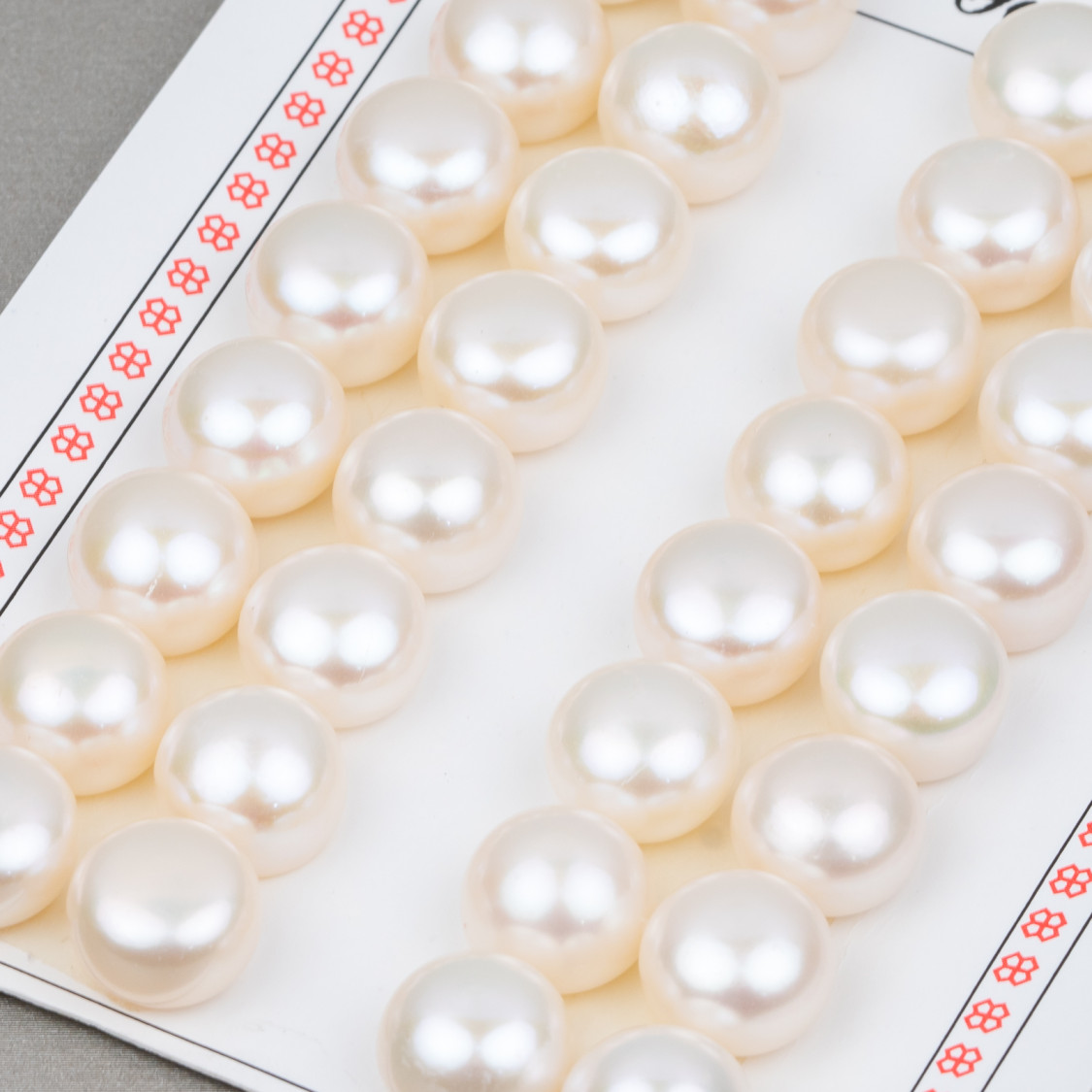 Cabujones de perlas de río (1 agujero, 11,0-11,5 mm, 16 pares), color blanco-BOTONES DE 1 AGUJERO DE PERLAS DE RÍO CULTIVADAS EN AGUA DULCE | Worldofjewel.com