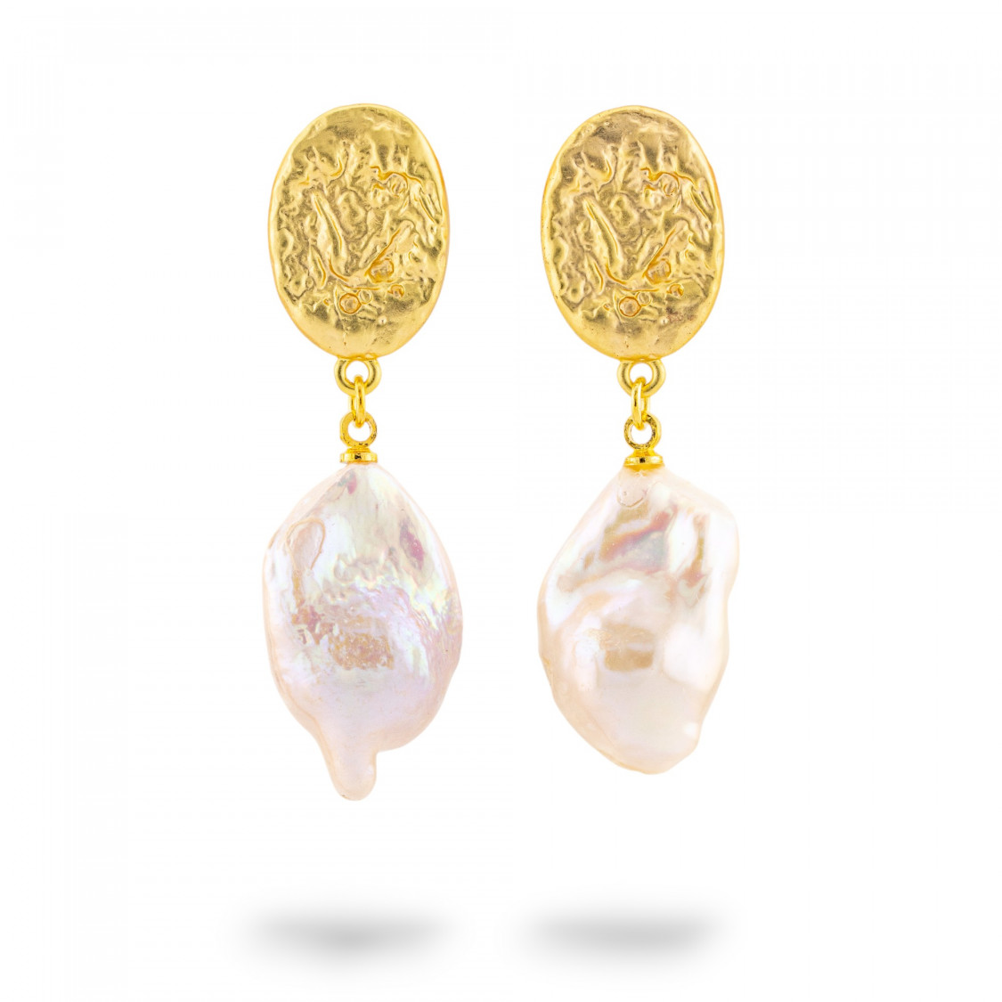 Boucles d'oreilles puces irrégulières en bronze ajouré avec perles baroques roses en forme de goutte-BOUCLES D'OREILLES CONÇUES AVEC STYLE | Worldofjewel.com