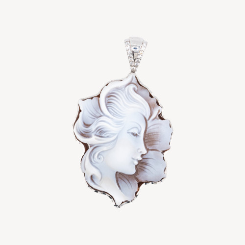 PENDANTS AND PENDANTS | Worldofjewel.com