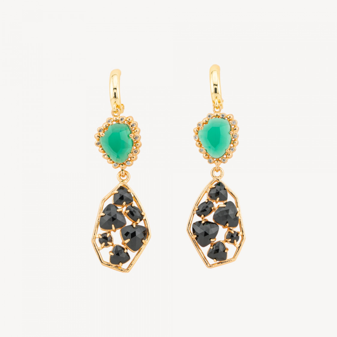 Boucles d'oreilles à fermoir à levier fermé en bronze avec cristaux CZ et œil-de-chat 17x65mm Vert Noir-BOUCLES D'OREILLES CONÇUES AVEC STYLE | Worldofjewel.com