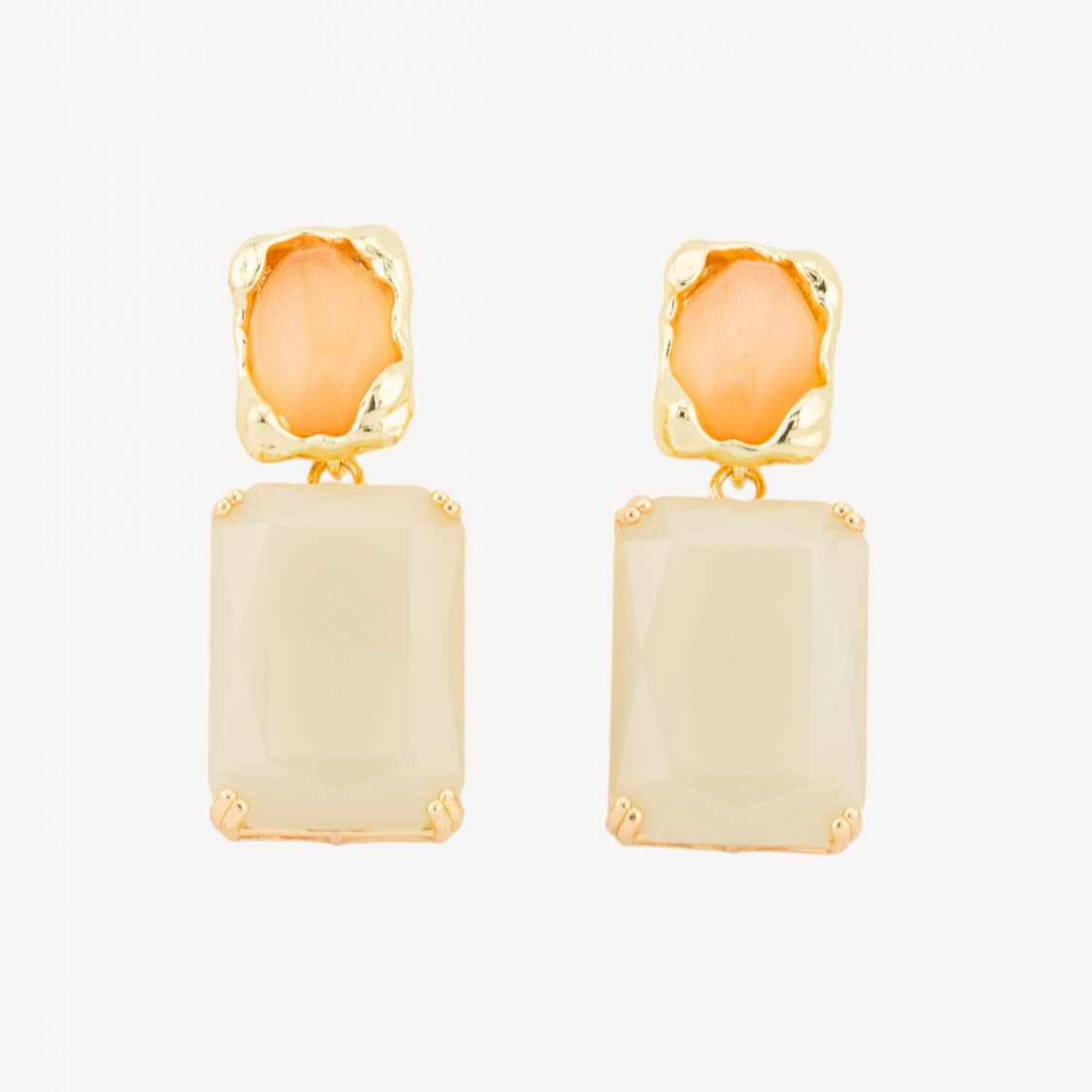 Orecchini A Perno Di Bronzo Con Occhio Di Gatto e Cristalli CZ Incastonate Dorate 18x40mm ALYSSA Pesca Bianco-ORECCHINI MADE WITH STYLE | Worldofjewel.com