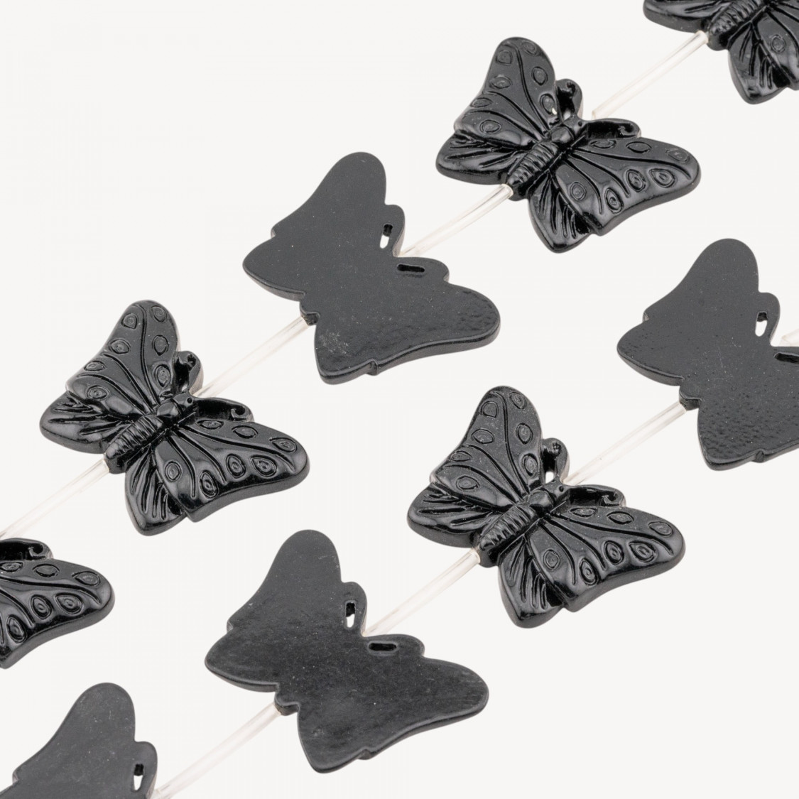Cuentas de resina de mariposa (40 x 27 mm, 11 unidades), grabadas en una sola cara, color negro-CUENTAS DE RESINA | Worldofjewel.com