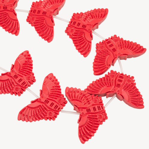 Cuentas de resina de mariposa (55 x 28 mm, 11 unidades), grabadas en la parte delantera y trasera, color rojo