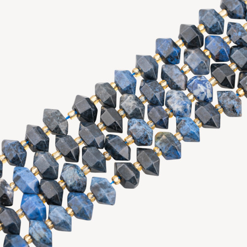 Pépite de sodalite de forme libre à facettes 11x7mm