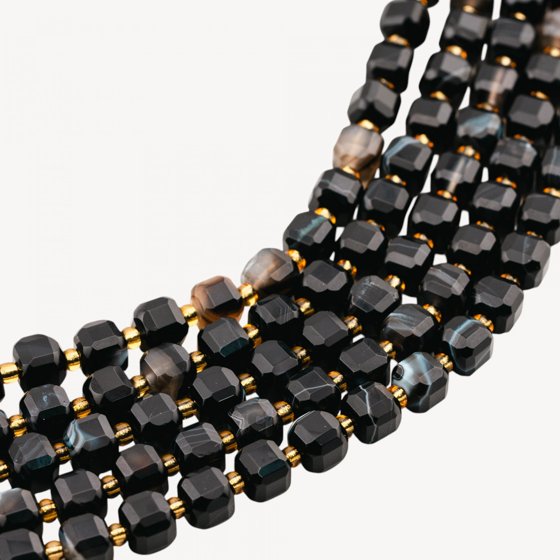 Cubo facetado de ágata negra rayada de corte duro de 8 mm-ÁGATA | Worldofjewel.com