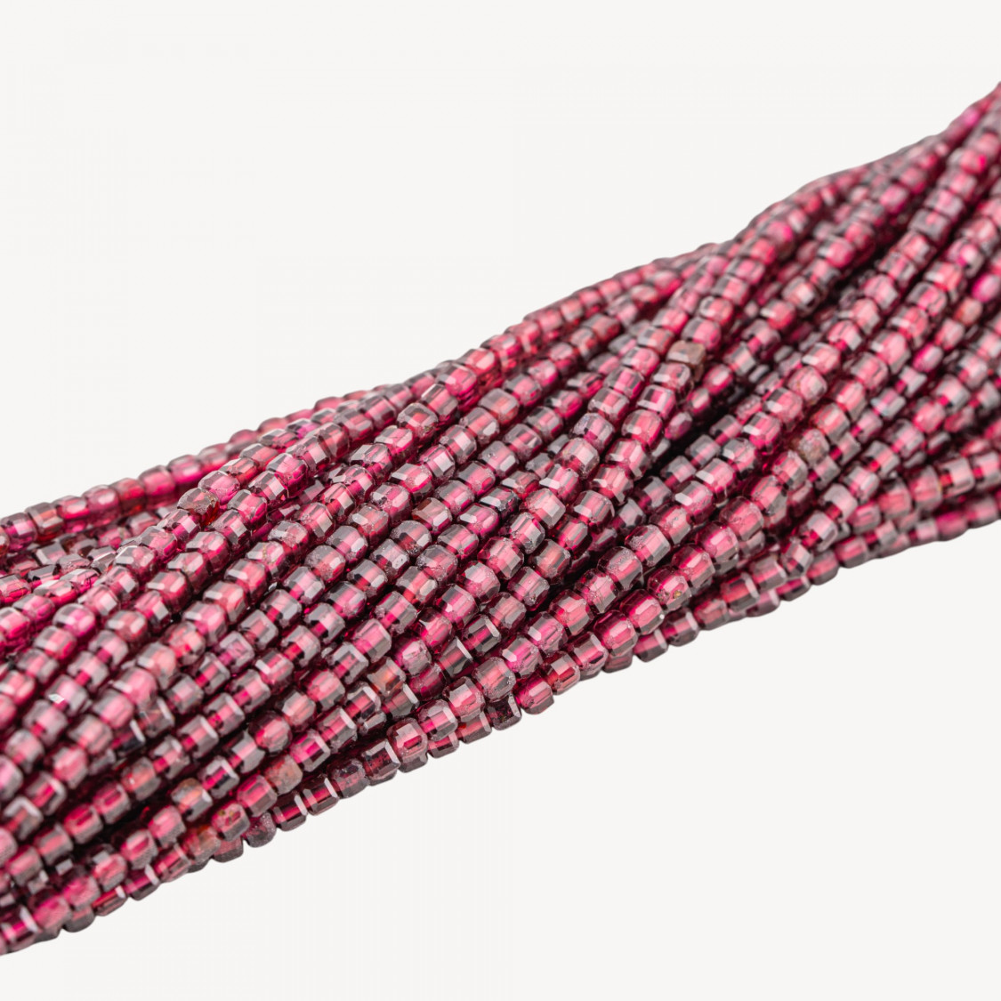 Granato Cubi Taglio Rigido 2,5mm-ΛΥΧΝΙΤΗΣ | Worldofjewel.com