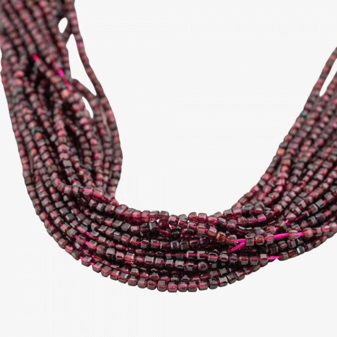 Granato Cubo Taglio Rigido Sfaccettato 2,5mm-GRANATO | Worldofjewel.com