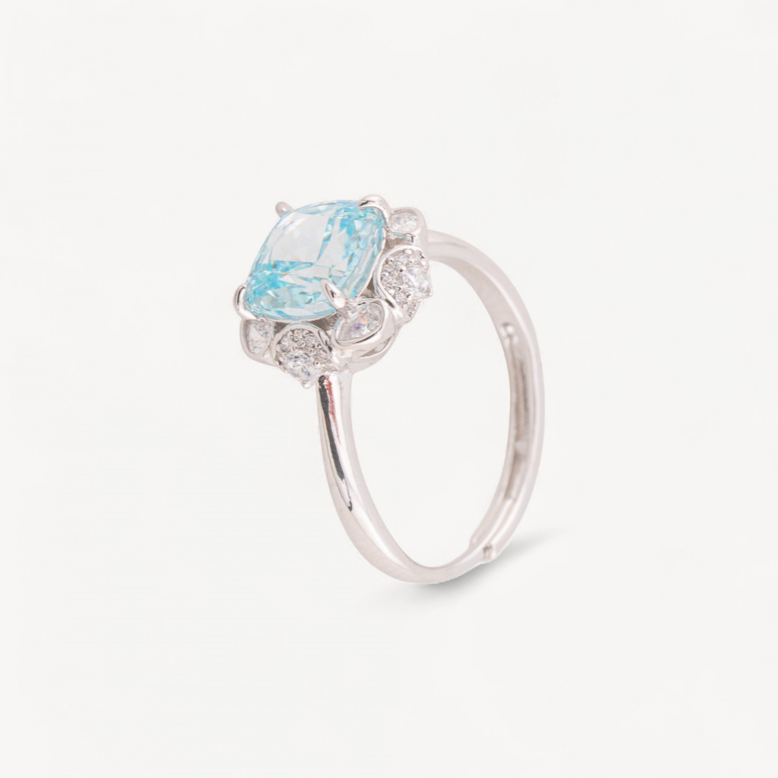 Anello In Argento Con Corindone Blu-Halblochperlen | Worldofjewel.com