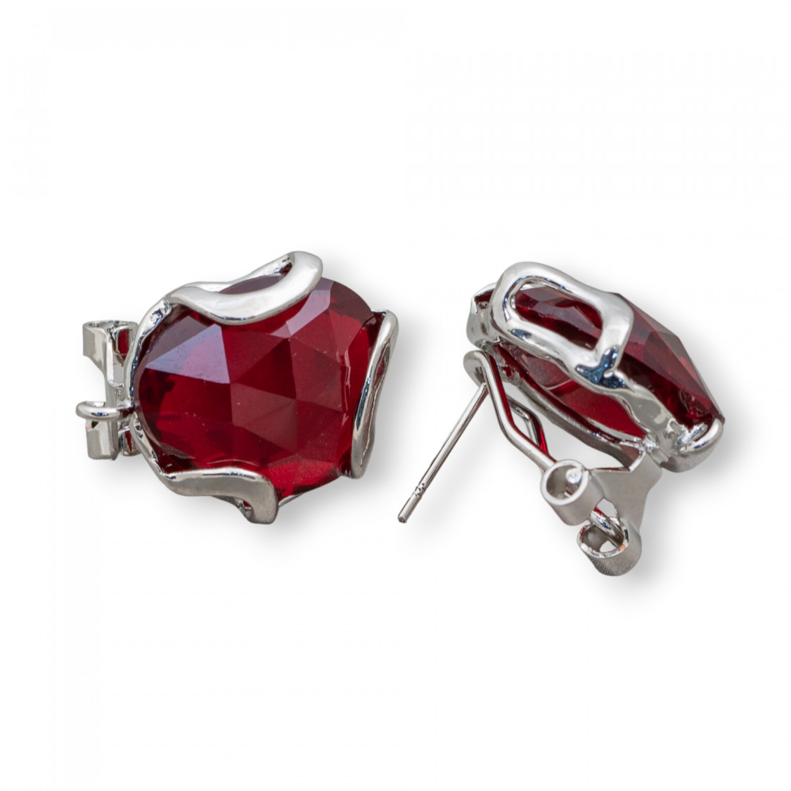 Base Per Orecchini A Perno Chiuso Di Bronzo Con Occhio Di Gatto Irregolare Sfaccettato 17mm 3 Paia Rodiato Ruby-BASI PER ORECCHINI CON PIETRE E PERLINE | Worldofjewel.com