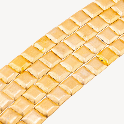 Τετράγωνες χάντρες 20 χιλιοστών από χρυσή βουρτσισμένη ορείχαλκο