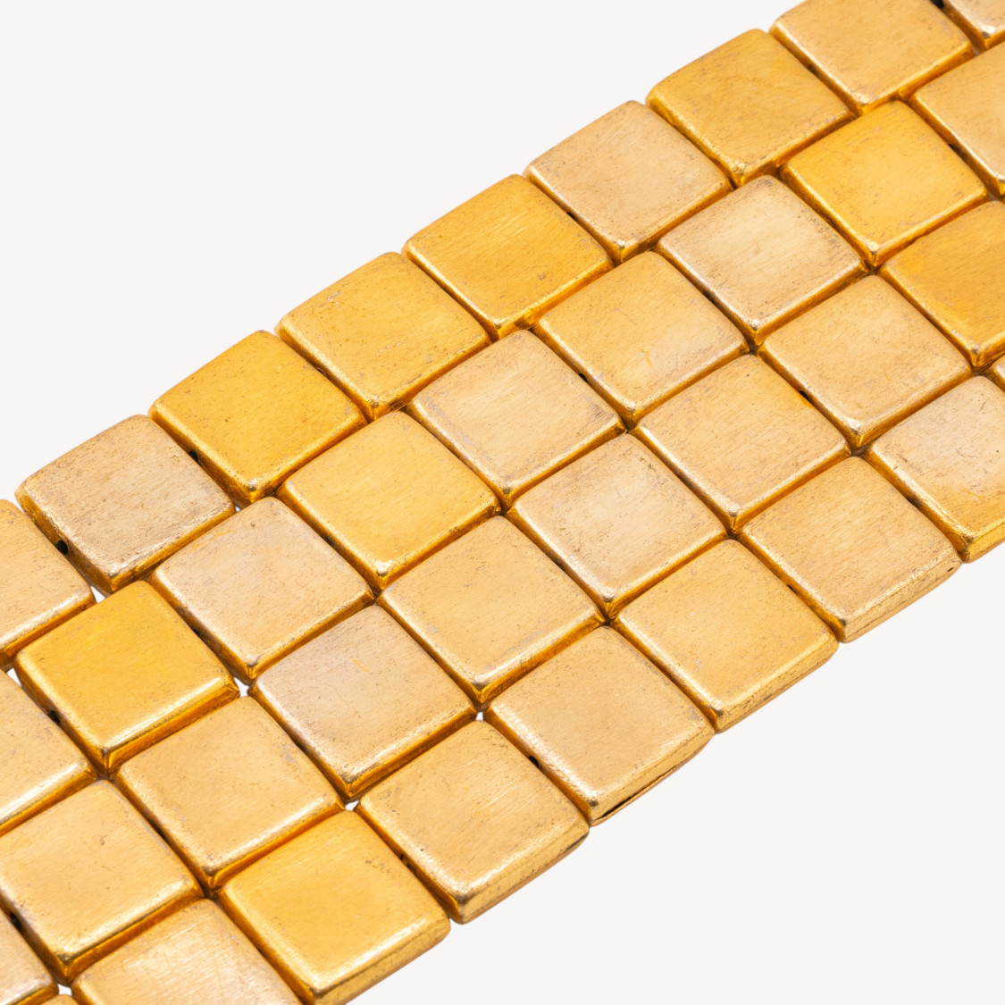 Cuentas cuadradas planas de bronce cepillado dorado de 24 mm-CUENTAS DE ORO | Worldofjewel.com