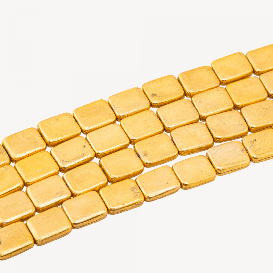 Cuentas de bronce cepillado con bisel dorado rectangular de 16 x 21 mm-CUENTAS DE ORO | Worldofjewel.com