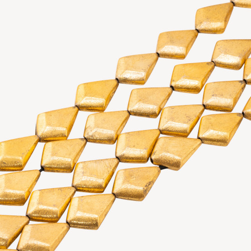 Cuentas de bronce dorado cepillado con forma de rombo irregular de 21 x 30 mm