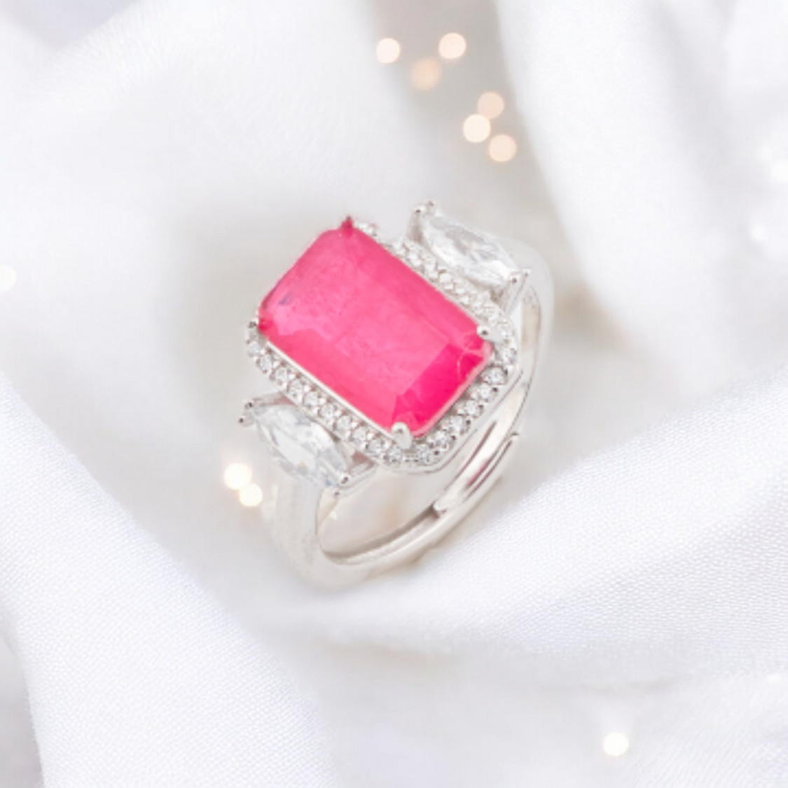 925er Silberring mit Zirkonia und weiteren Steinen, rechteckiger Zirkonia, rhodiniert, Rubin-RINGE AUS 925 SILBER | Worldofjewel.com