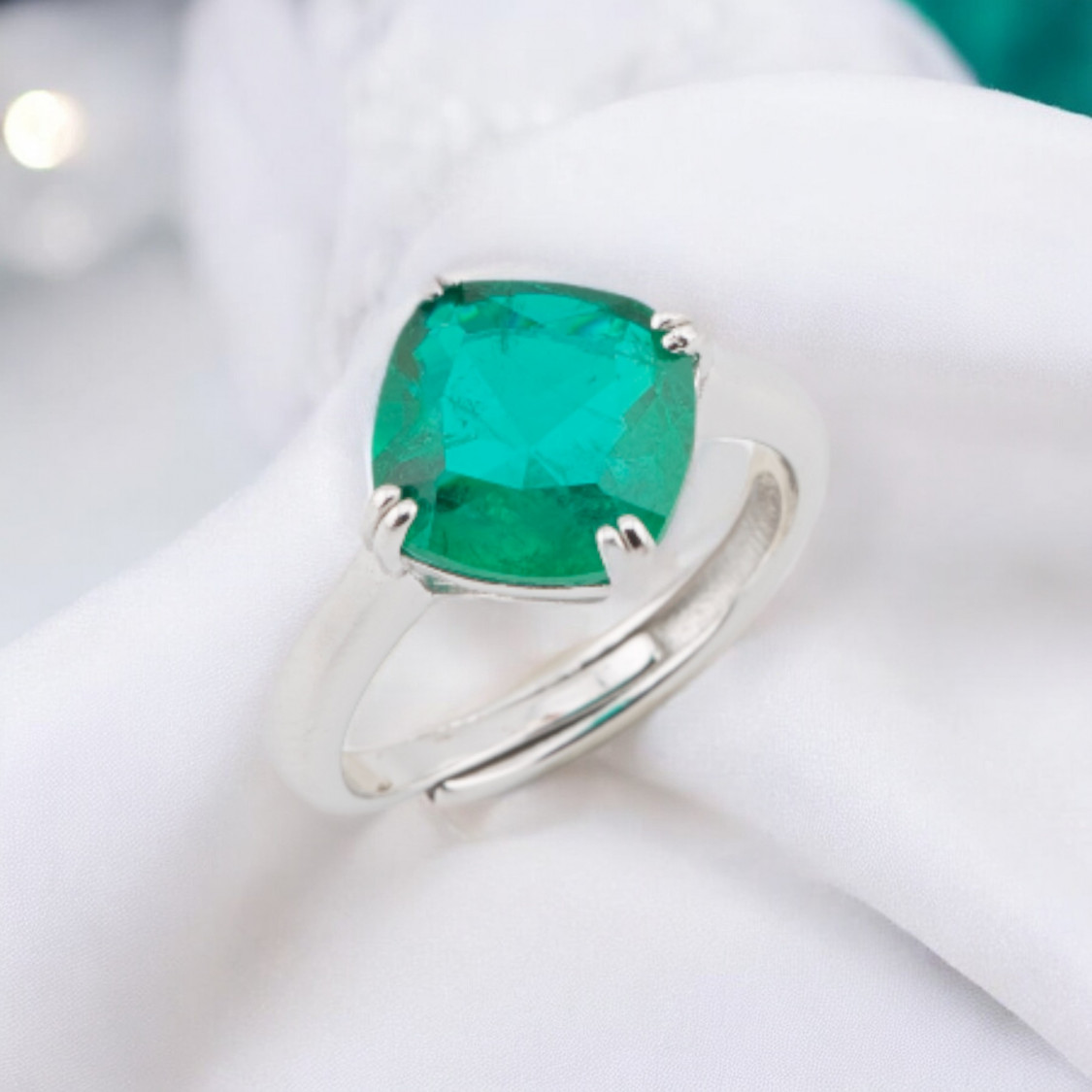 Anello Di Argento 925 Con Zirconi E Pietre Incastonate Rombo Rodiato Verde Smeraldo-ANELLI DI ARGENTO 925 | Worldofjewel.com