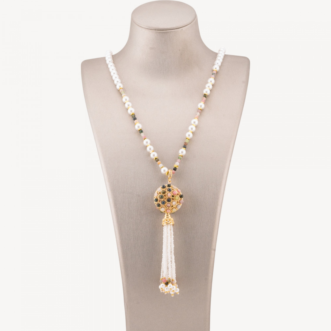 Collana Bijoux Di Pietre Dure Con Perla Di Maiorca e Centrale Di Bronzo Filigrana E Nappine 90cm Dorato Tormalina-CONCEPTION ITALIE | Worldofjewel.com