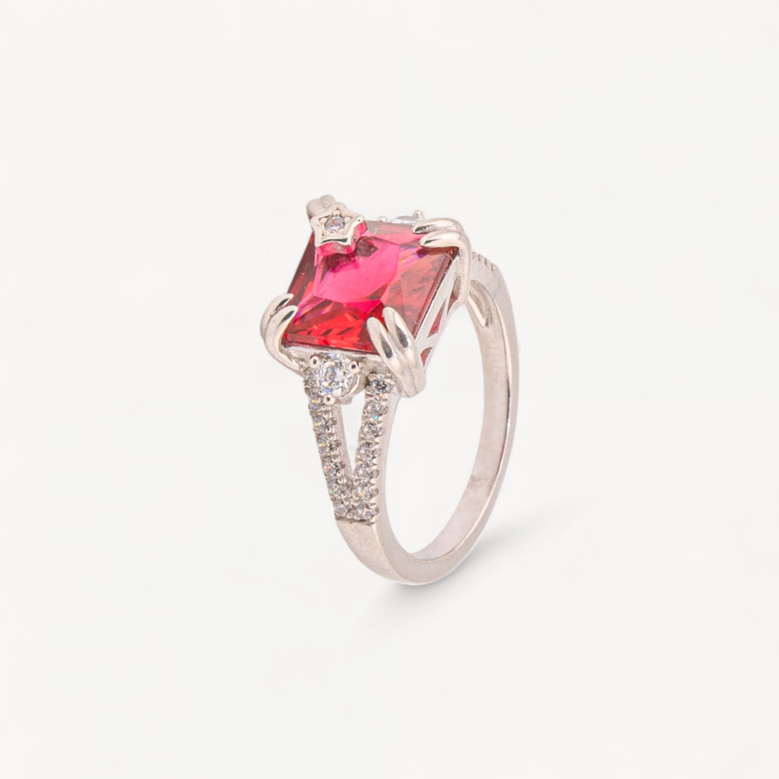 Anello Gioiello In Argento 925 Con Zirconi e Pietra Rossa MOD.2742 10mm-BAGUES EN ARGENT 925 | Worldofjewel.com