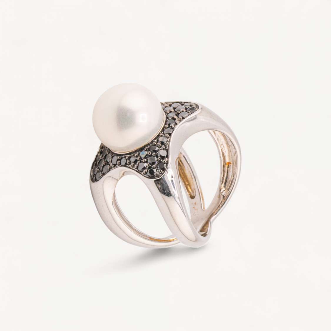 Anello Gioiello In Argento 925 Con Zirconi Neri e Perla di Maiorca Bianca MOD.2742 18,4x23mm-RINGE AUS 925 SILBER | Worldofjewel.com