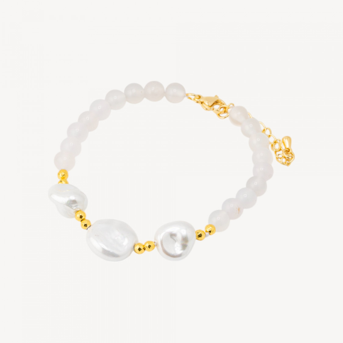 Βραχιόλι με Ημιπολύτιμες Λίθους και Τρία Μαργαριτάρια Μαγιόρκας 18,5cm + 5cm με Χρυσό Αιματίτη και Λευκό Αχάτη-ΣΚΛΗΡΕΣ ΠΕΤΡΕΣ | Worldofjewel.com