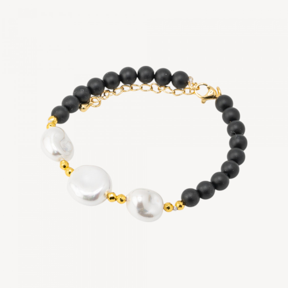 Bracciale con Pietre Dure e Tre Perle di Maiorca 18,5cm + 5cm con Ematite Dorata e Onice Nero-BRACCIALI DI PIETRE DURE | Worldofjewel.com