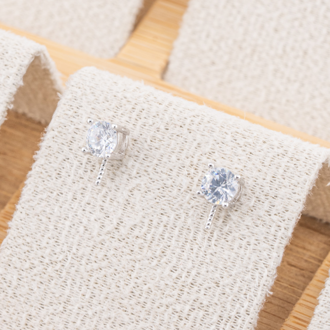 Base Per Orecchini In Argento 925 Punto Luce Tondo 5mm 5 Paia Rodiato (Stoppino Non Incluso)-BASES DE BOUCLES D'OREILLES EN ARGENT 925 | Worldofjewel.com