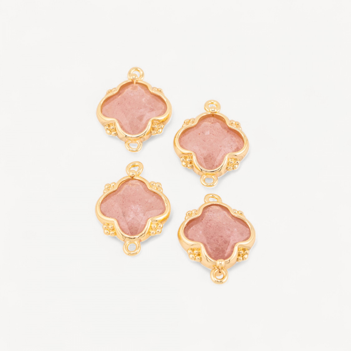 Verbindungselement für Halbedelsteine mit bronzenem vierblättrigen Kleeblatt, 2 Biegeringen (15 x 20 mm) und 6 goldenen Erdbeerq-LINKS NATURSTEINE LITHOS-KOLLEKTION | Worldofjewel.com