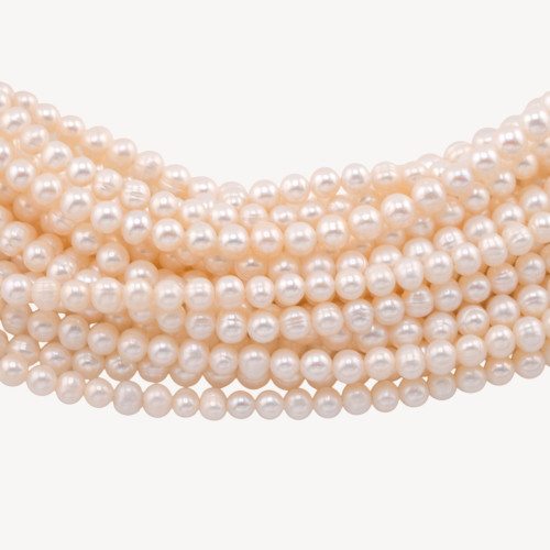 River Pearls Mikroperlen, halbrund, A+, 4–4,5 mm, weiß