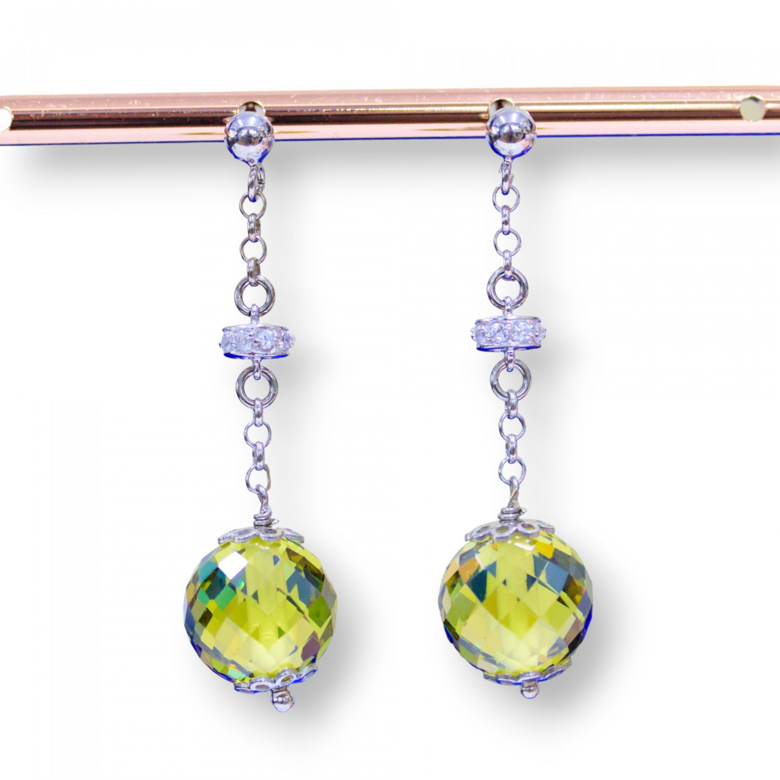 Orecchini A Perno Di Argento 925 Con Zirconi A Sfera Sfaccettata E Rondelle Zirconate Verde Peridot Chiaro 12x45mm-ARGENTO 925 DESIGN ITALY | Worldofjewel.com