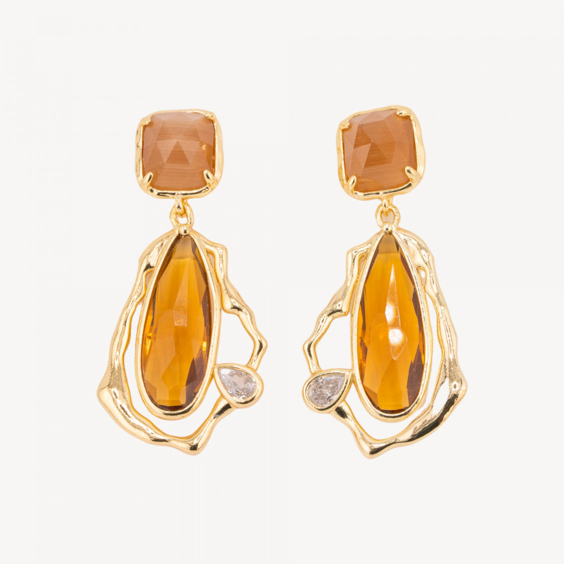 Orecchini Perno Di Bronzo Con Cristalli CZ e Occhio Di Gatto Galvanica Oro Ambra-ORECCHINI MADE WITH STYLE | Worldofjewel.com