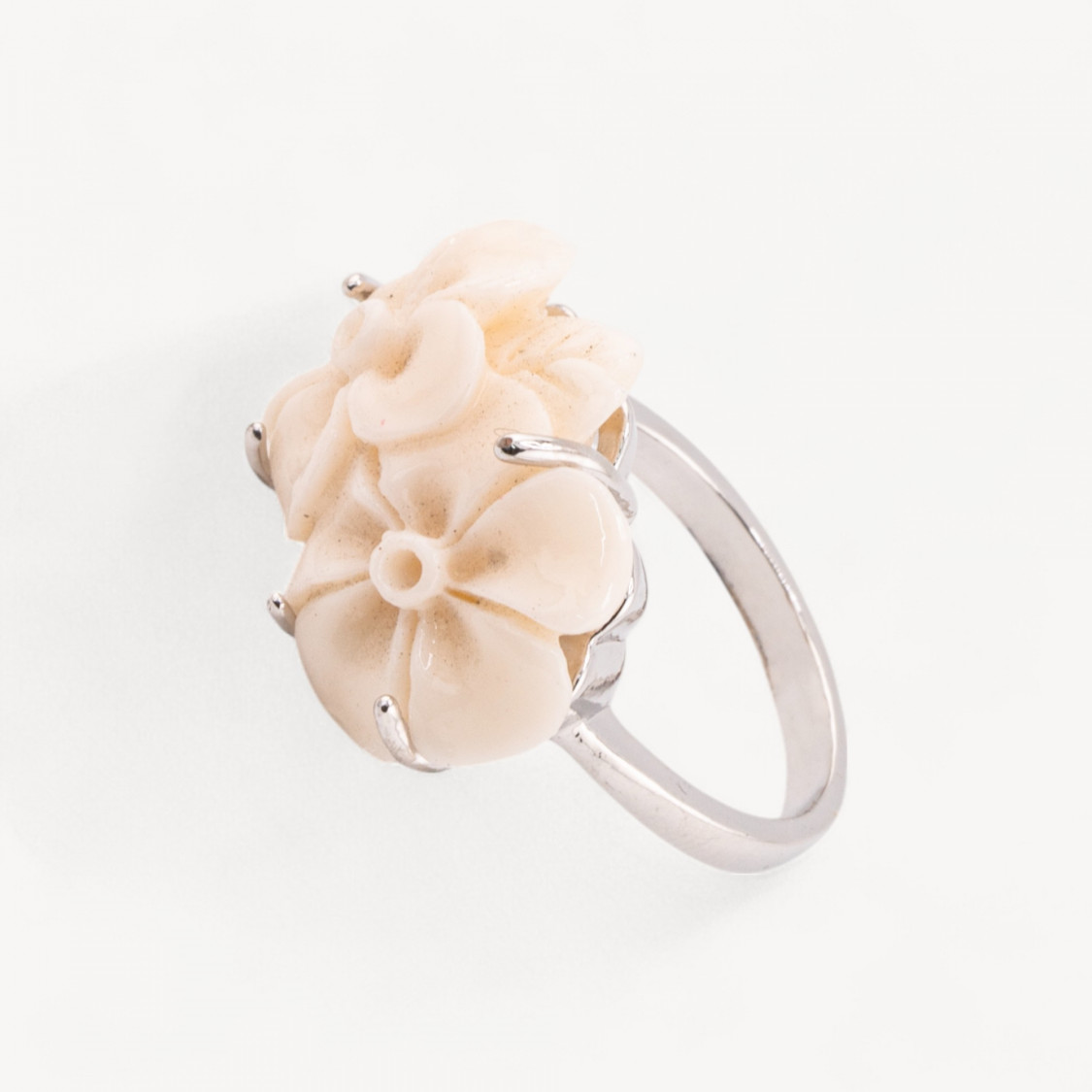 Bague fleur en bronze et résine 22x16mm MOD2 Blanc-BAGUES BIJOUX | Worldofjewel.com