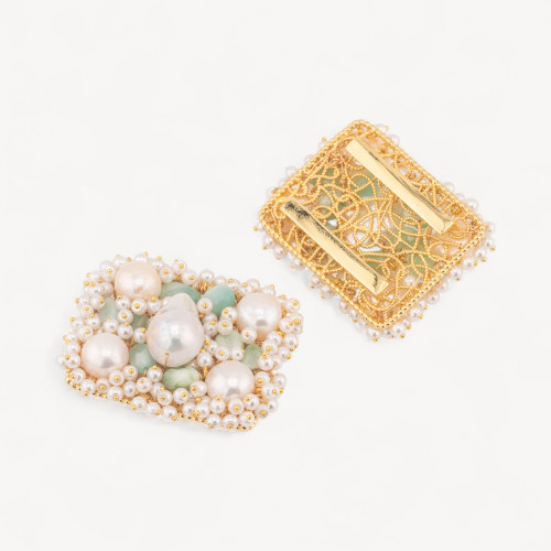 Componente central con cuentas, piedras duras y perlas de río tejidas en filigrana 35x45mm 1 pieza Verde claro dorado