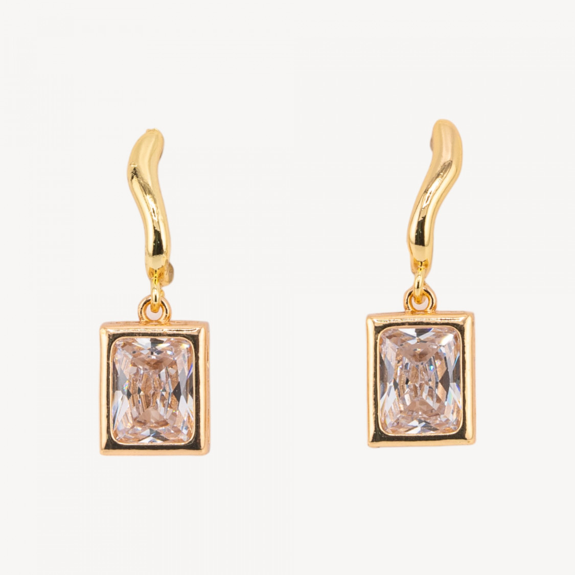 Pendientes de bronce con cristales rectangulares de 10 x 30 mm, dorados y transparentes.-PENDIENTES HOT PICKS | Worldofjewel.com