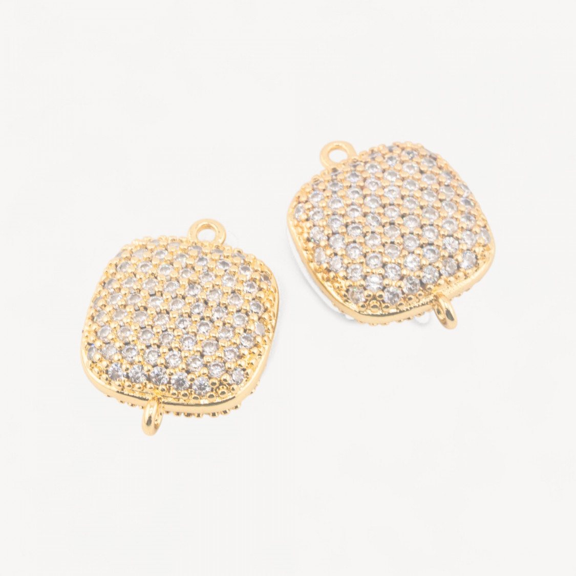 Connettore Componente Di Ottone Con Zirconi Pave' Quadrato 18mm Con 2 Anellini 6pz Dorato-LINKS LISCI E LUCENTI COLLEZIONE LUMINA | Worldofjewel.com