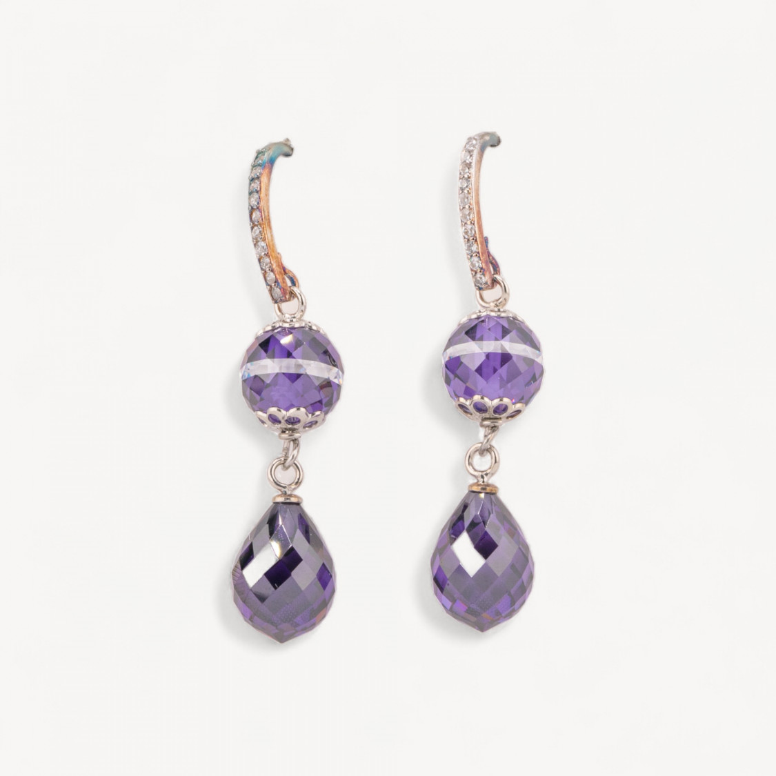 Orecchini A Monachella Di Argento 925 Con Zirconi A Sfera Sfaccettata E Gocce Briollette Sfaccettate Viola 10x50mm-PLATA 925 DISEÑO ITALIA | Worldofjewel.com