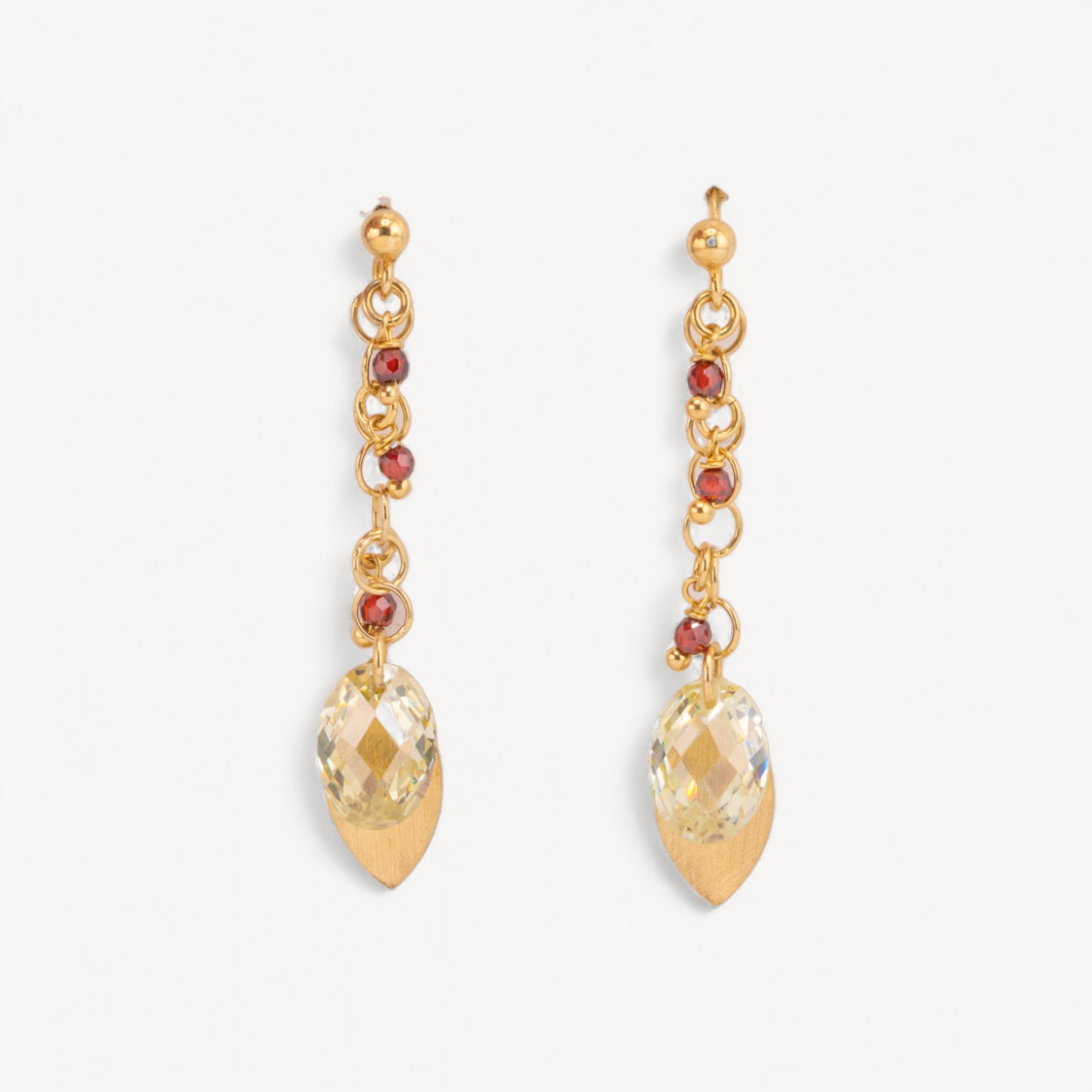 Orecchini A Perno Di Argento 925 Con Foglie Di Argento E Zirconi Ovali Sfaccettato 15x50mm Con Rosso-ΑΣΗΜΙ 925 ΣΧΕΔΙΟ ΙΤΑΛΙΑ | Worldofjewel.com