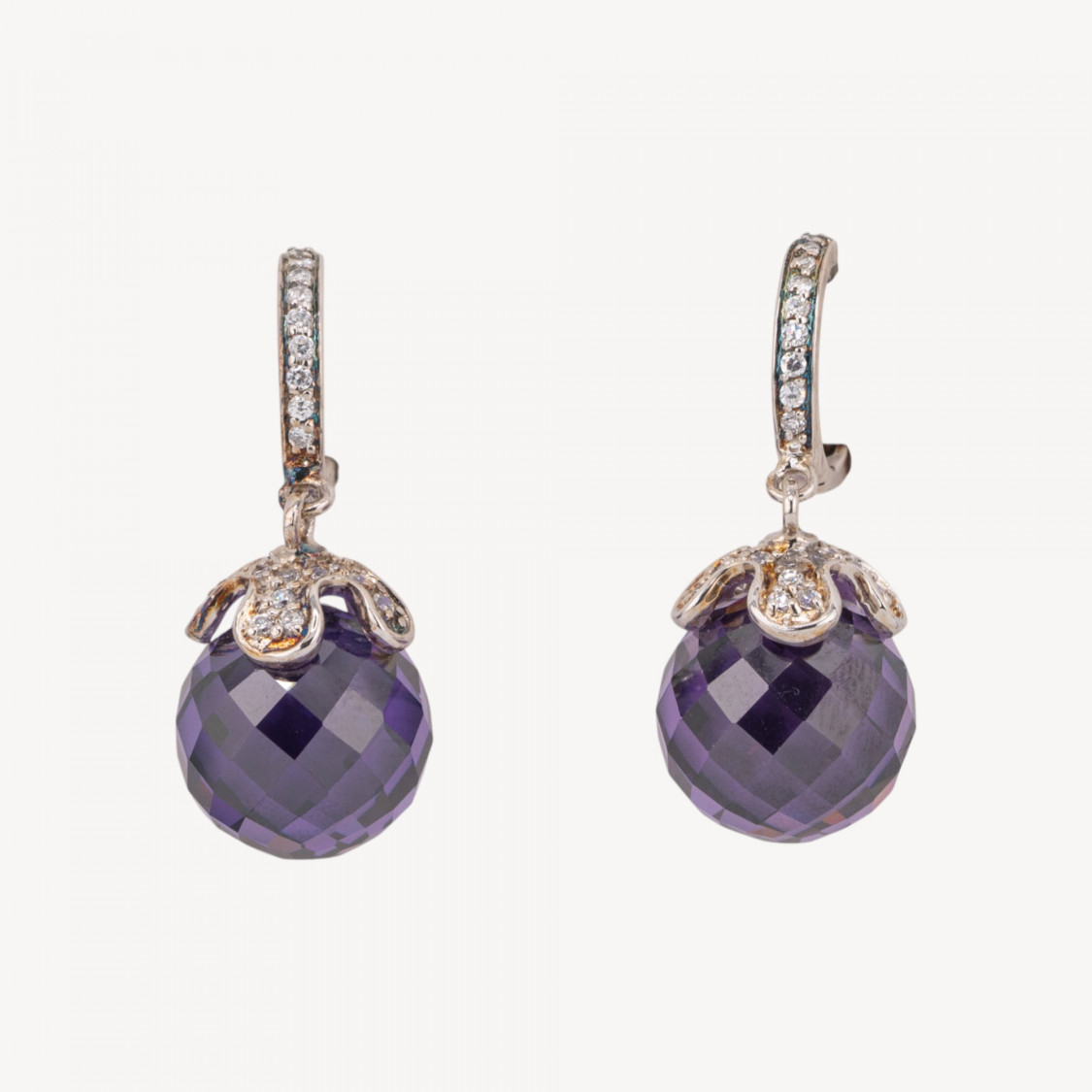 Orecchini A Monachella Chiusa Di Argento 925 Con Zirconi E Zirconi Viola Sfera Sfaccettata 12x30mm-ARGENTO 925 DESIGN ITALY | Worldofjewel.com