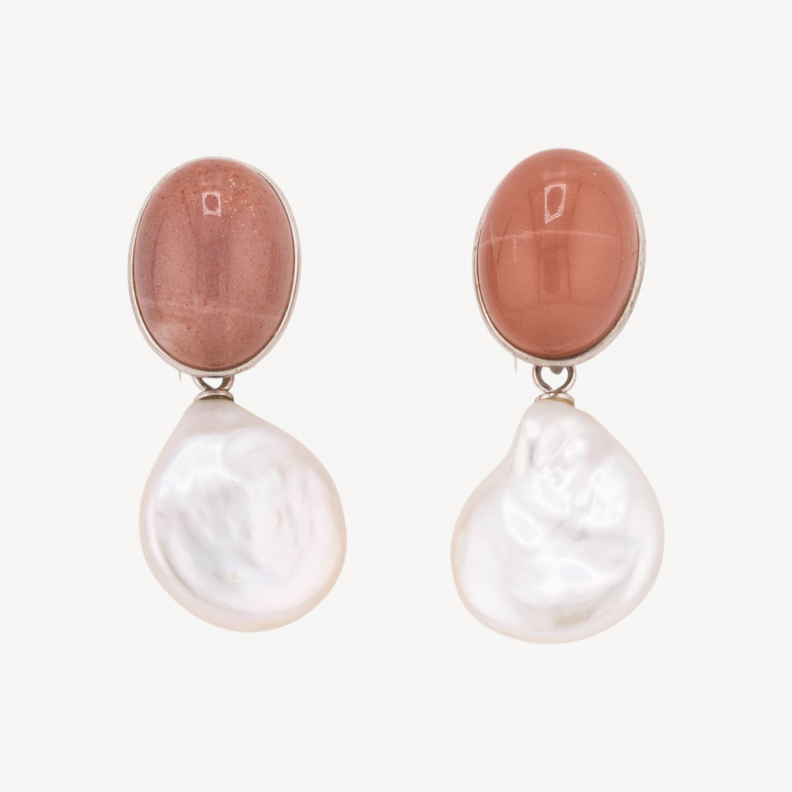 Orecchini Di Argento 925 Made in ITALY Cabochon Rosso Corallo con Perle di Fiume Piatte-ARGENTO 925 DESIGN ITALY | Worldofjewel.com