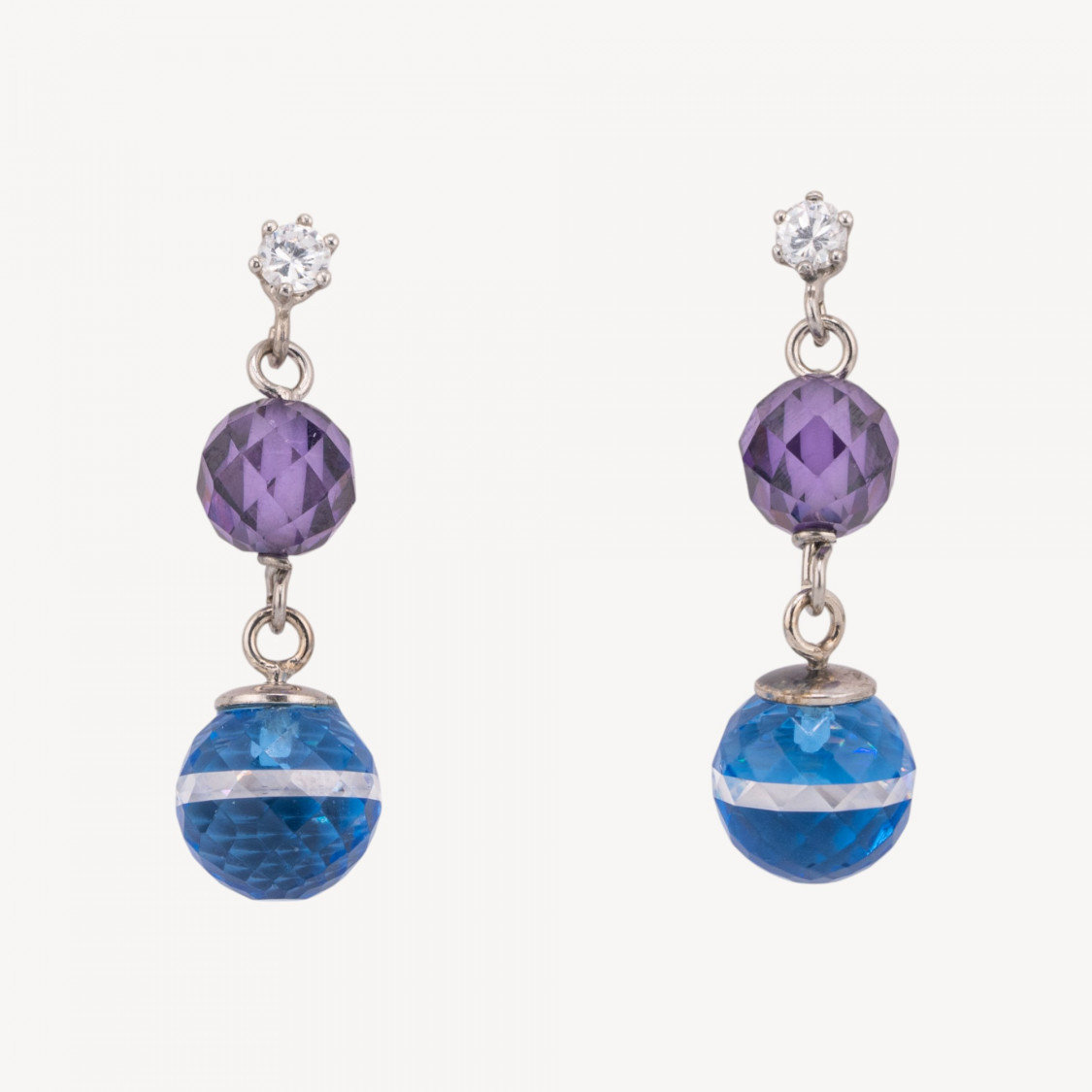 Orecchini A Perno Di Argento 925 Con Punto Luce e Zirconi Sfera Viola E Azzurro 10x33mm-ARGENTO 925 DESIGN ITALY | Worldofjewel.com