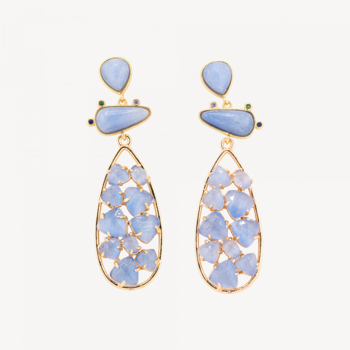 Boucles d'oreilles en bronze ornées de calcédoine de 21 x 65,5 mm et de pierres œil-de-chat bleu clair-BOUCLES D'OREILLES CONÇUES AVEC STYLE | Worldofjewel.com
