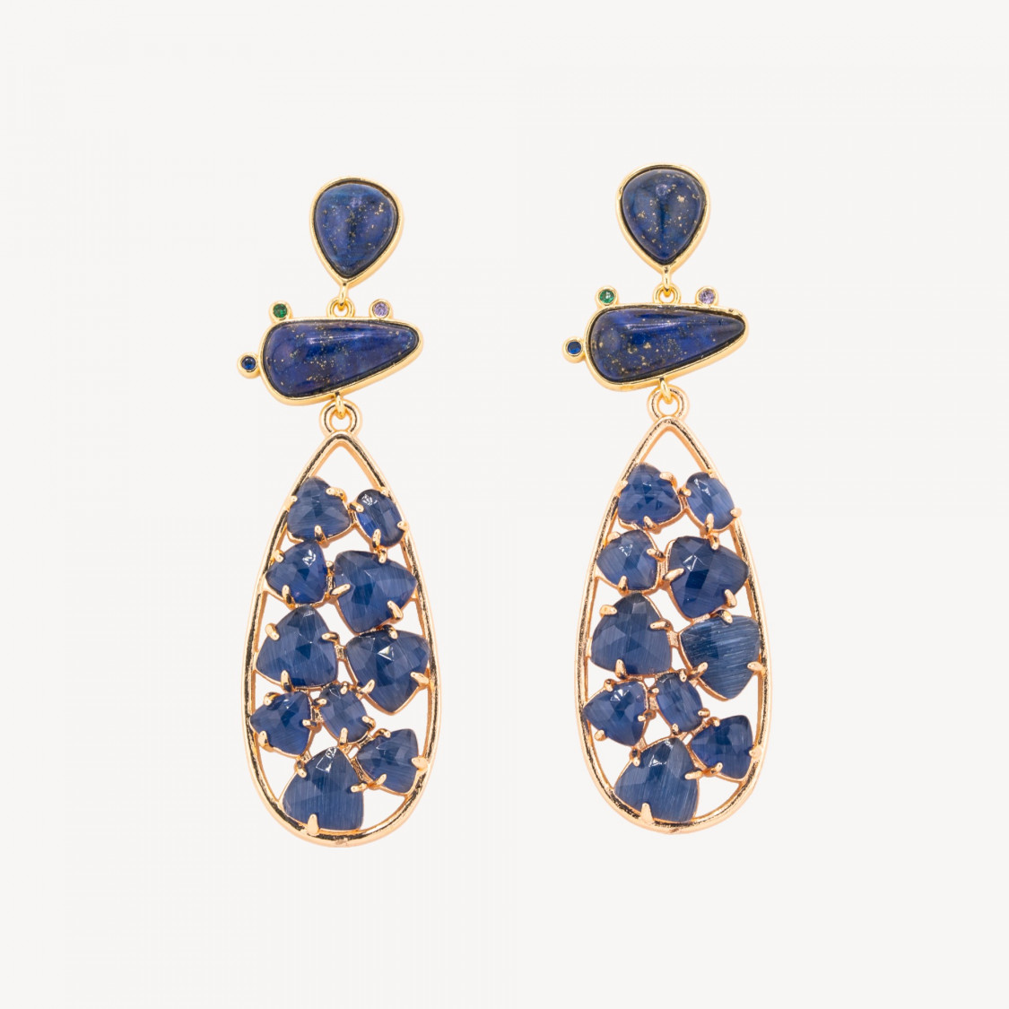 Boucles d'oreilles en bronze ornées de lapis-lazuli de 21 x 65,5 mm et de pierres œil-de-chat bleues-BOUCLES D'OREILLES CONÇUES AVEC STYLE | Worldofjewel.com