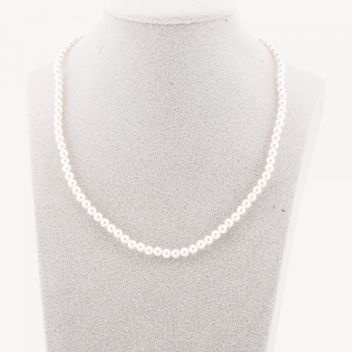 Gargantilla de perla mallorquina de 4 mm con cierre de plata 925 rodiada, 41 cm + 5,5 cm-COLLAR PIEDRAS DURAS | Worldofjewel.com