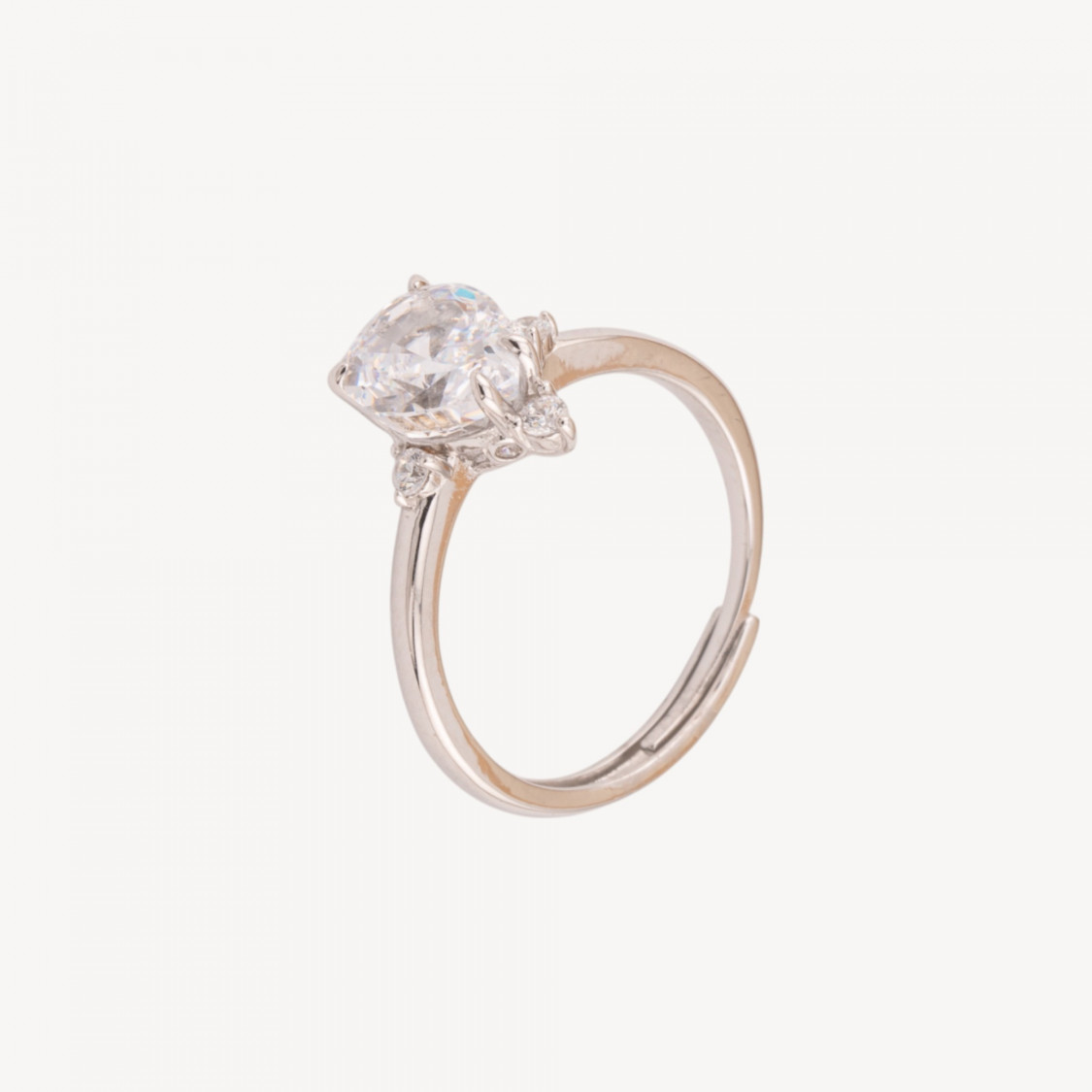 Anello Gioiello In Argento 925 Regolabile Con Corindone Sintetico Goccia Bianco Rodiato JL200049-ΔΑΧΤΥΛΙΔΙΑ 925 ΑΣΗΜΙ | Worldofjewel.com