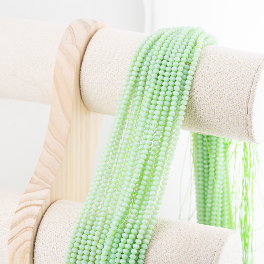 Perline Di Cristalli Rondelle Sfaccettate 3,5x2,5mm 10 FILI Su Filo Di Cotone Pronti all'uso Verde Chiaro-RONDELLE 3,5x2,5mm | Worldofjewel.com