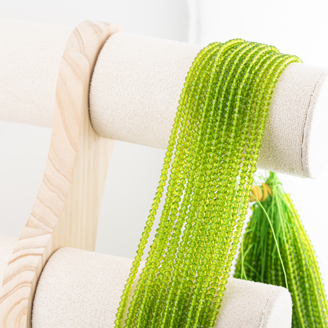 Perline Di Cristalli Rondelle Sfaccettate 3,5x2,5mm 10 FILI Su Filo Di Cotone Pronti all'uso Verde Mela Trasparente-RONDELLE 3,5x2,5mm | Worldofjewel.com