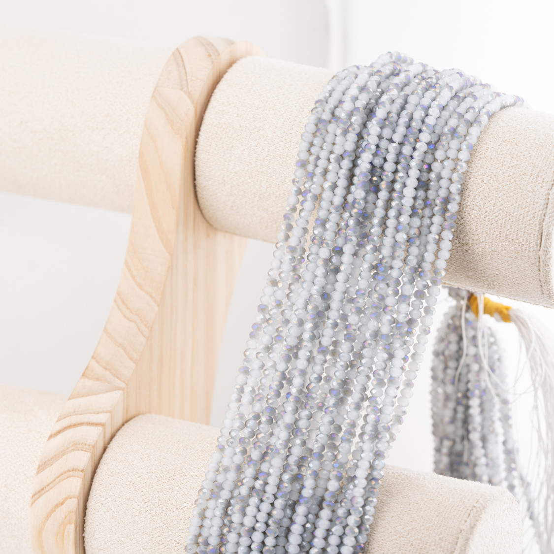 Perline Di Cristalli Rondelle Sfaccettate 3,5x2,5mm 10 FILI Su Filo Di Cotone Pronti all'uso Grigio Splendente-RONDELLE 3,5x2,5mm | Worldofjewel.com