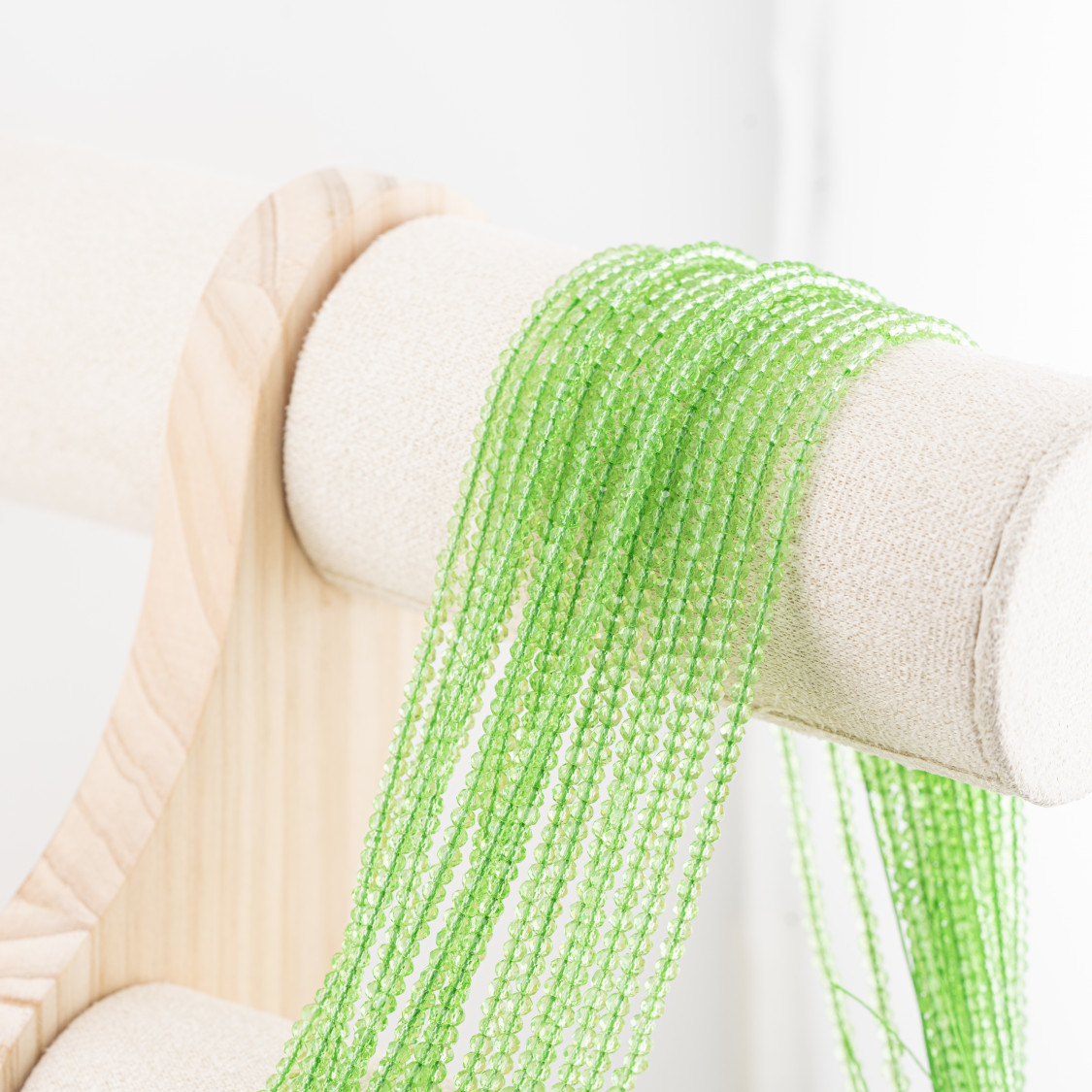 Perline Di Cristalli Rondelle Sfaccettate 3,5x2,5mm 10 FILI Su Filo Di Cotone Pronti all'uso Verde Foglia Trasparente-RONDELLE 3,5x2,5mm | Worldofjewel.com