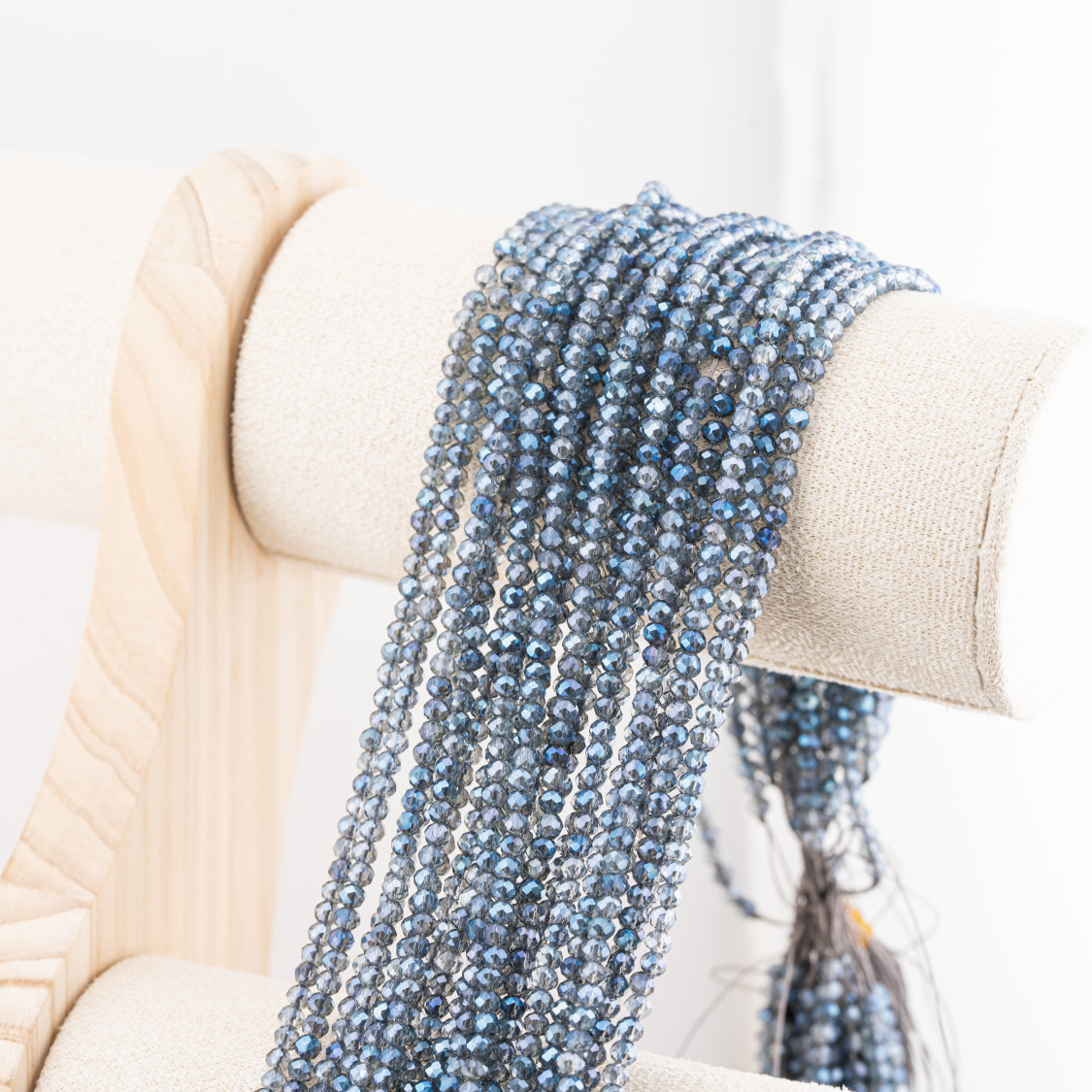 Perline Di Cristalli Rondelle Sfaccettate 3,5x2,5mm 10 FILI Su Filo Di Cotone Pronti all'uso Blu Splendente-RONDELLE 3,5x2,5mm | Worldofjewel.com