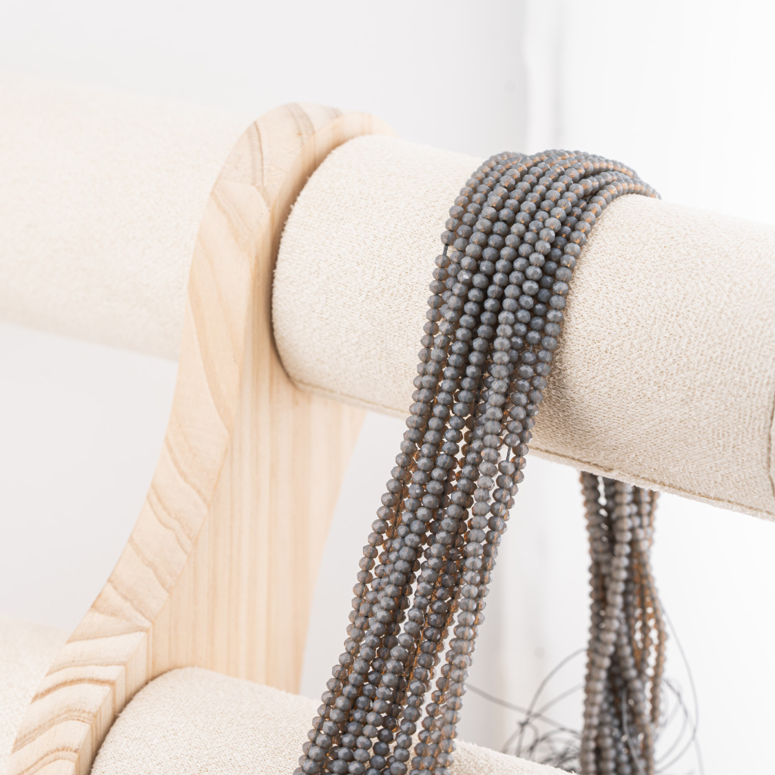 Perline Di Cristalli Rondelle Sfaccettate 3,5x2,5mm 10 FILI Su Filo Di Cotone Pronti all'uso Grigio Fumé Trasparente-RONDELLE 3,5x2,5mm | Worldofjewel.com